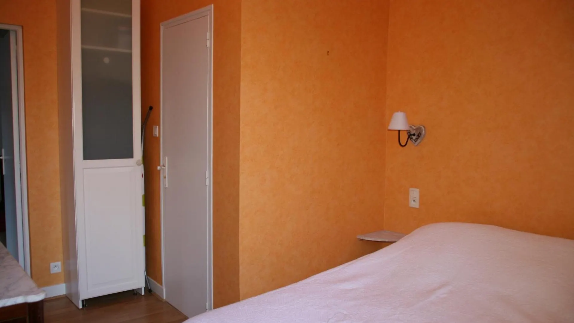 Apartment Appartement T4 - Centre De Luchon - 6 Pers - Ski - Randonnee - Cure Bagneres-de-Luchon